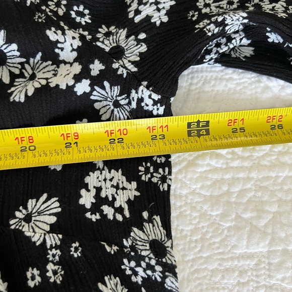 Old Navy Peasant Blouse - Picture 12 of 12